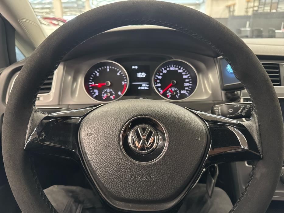 VOLKSWAGEN Golf 2016