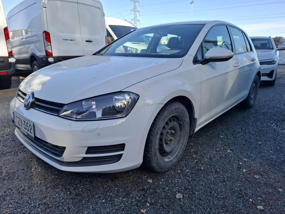 VOLKSWAGEN Golf 2016