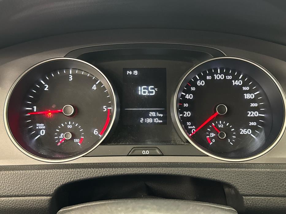 VOLKSWAGEN Golf 2016