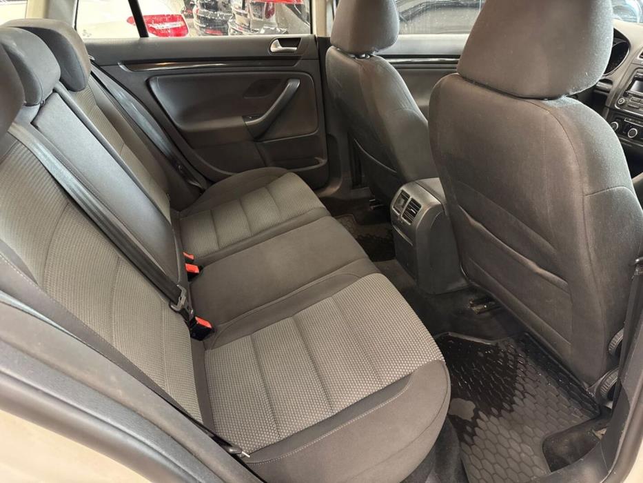 VOLKSWAGEN Golf 2011