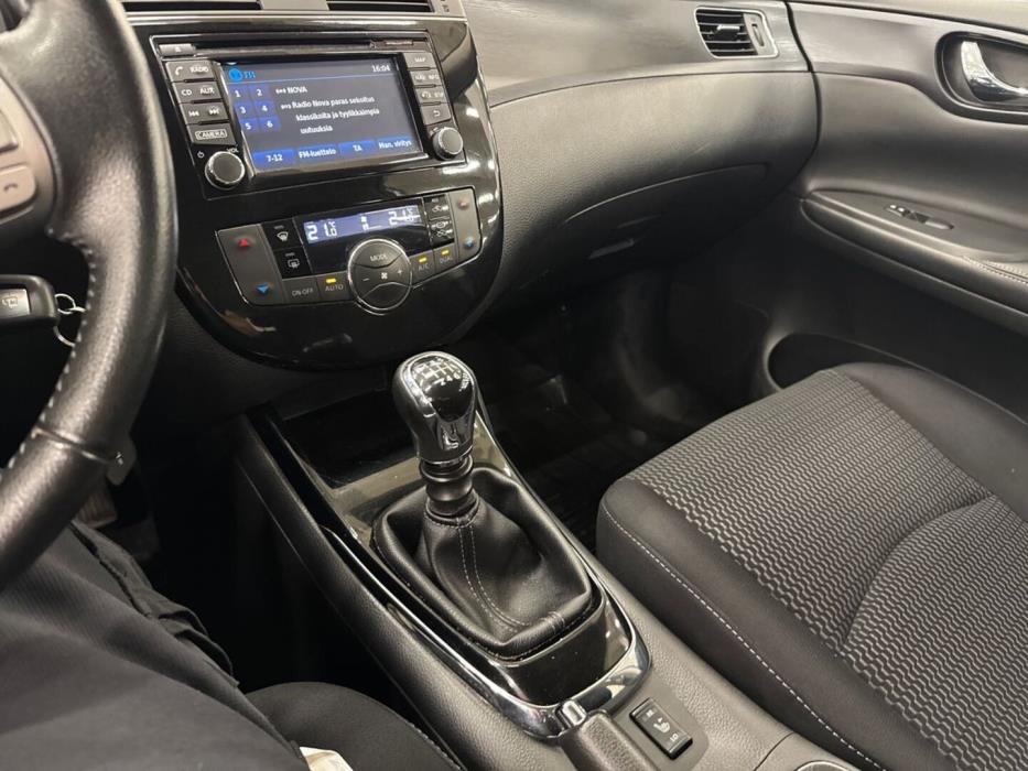 NISSAN Pulsar 2015
