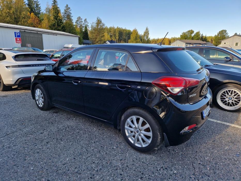 HYUNDAI i20 5d 2015