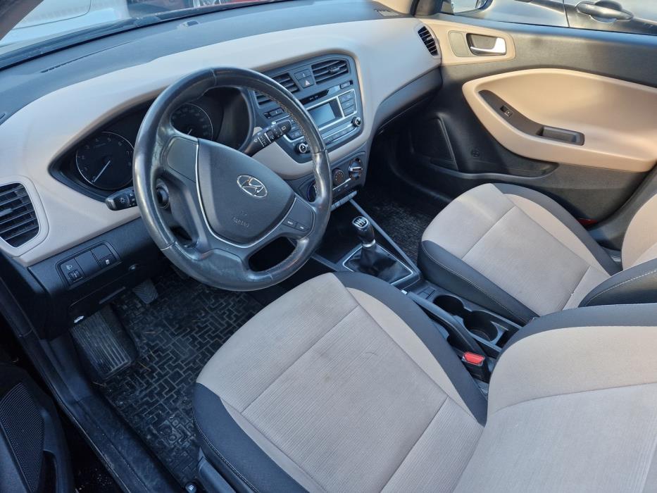 HYUNDAI i20 5d 2015