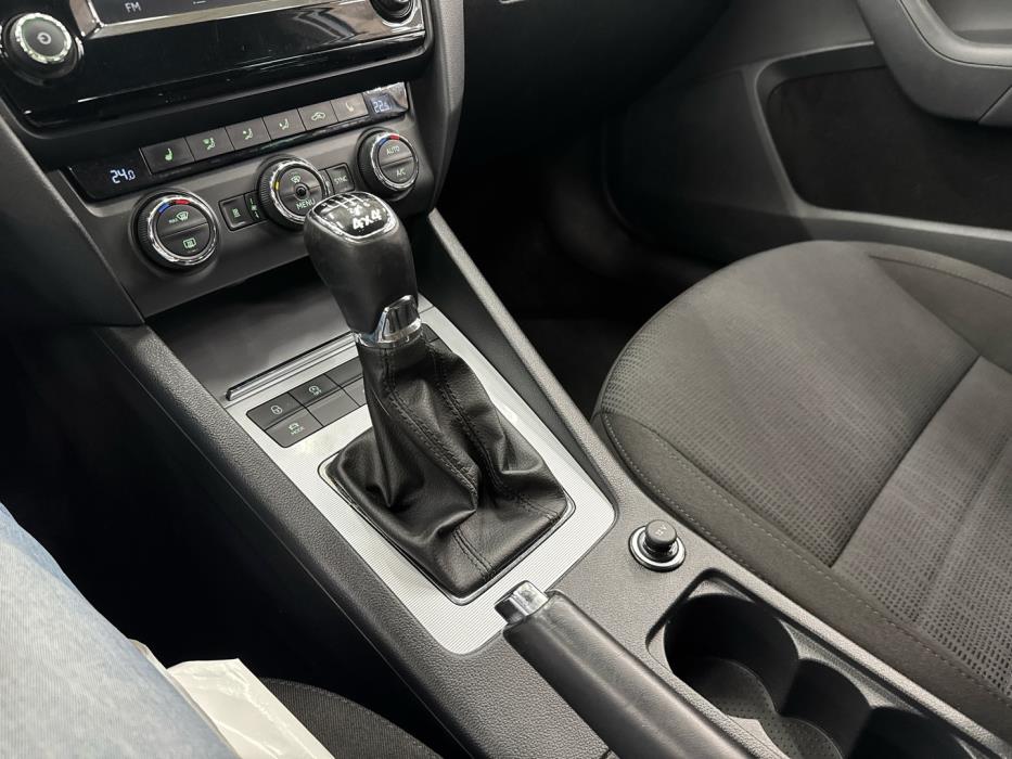 SKODA Octavia 2016