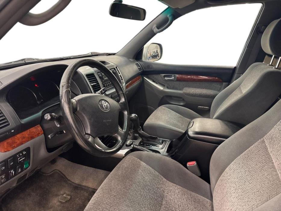 TOYOTA Land Cruiser 2003