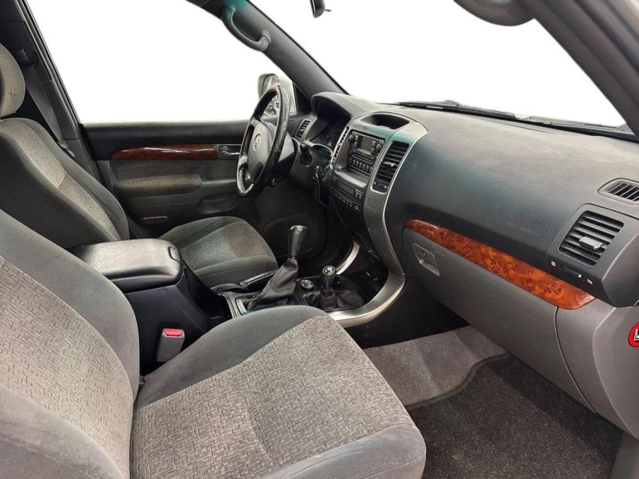TOYOTA Land Cruiser 2003