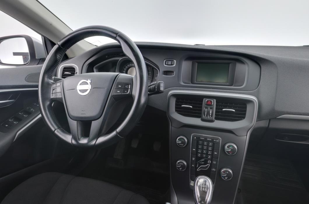 VOLVO V40 2013