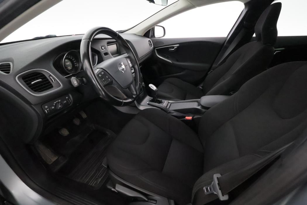 VOLVO V40 2013