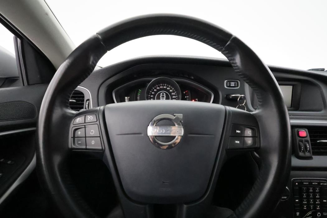 VOLVO V40 2013
