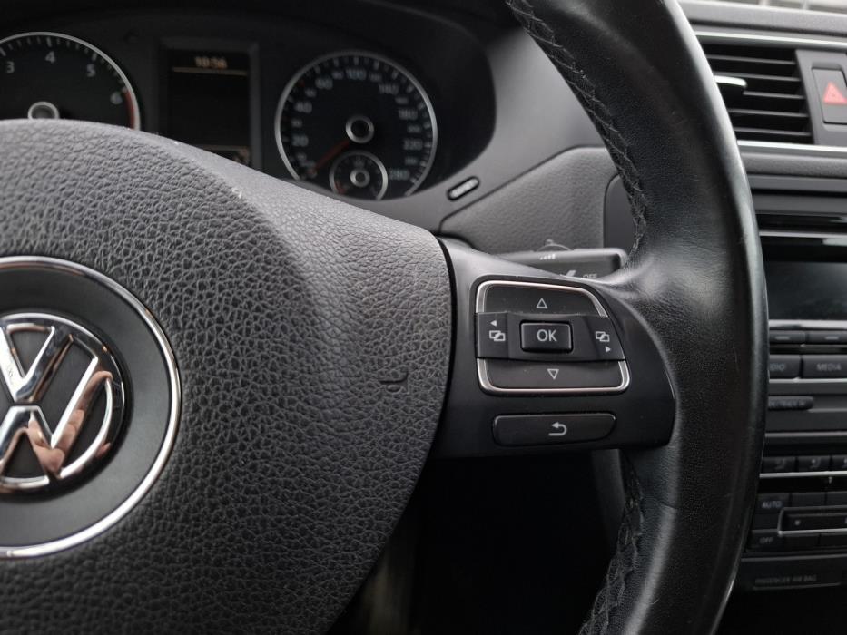 VOLKSWAGEN Jetta 2012