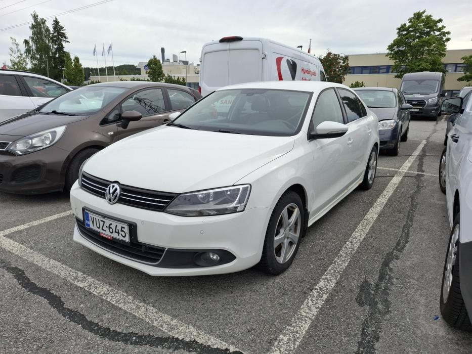 VOLKSWAGEN Jetta 2012