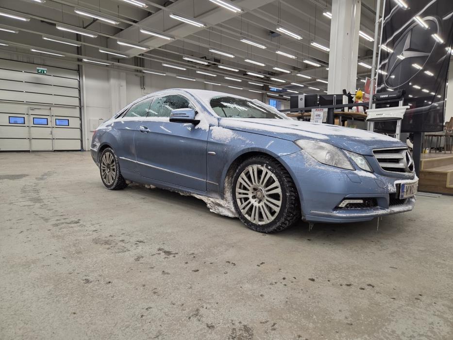 MERCEDES-BENZ E 2010