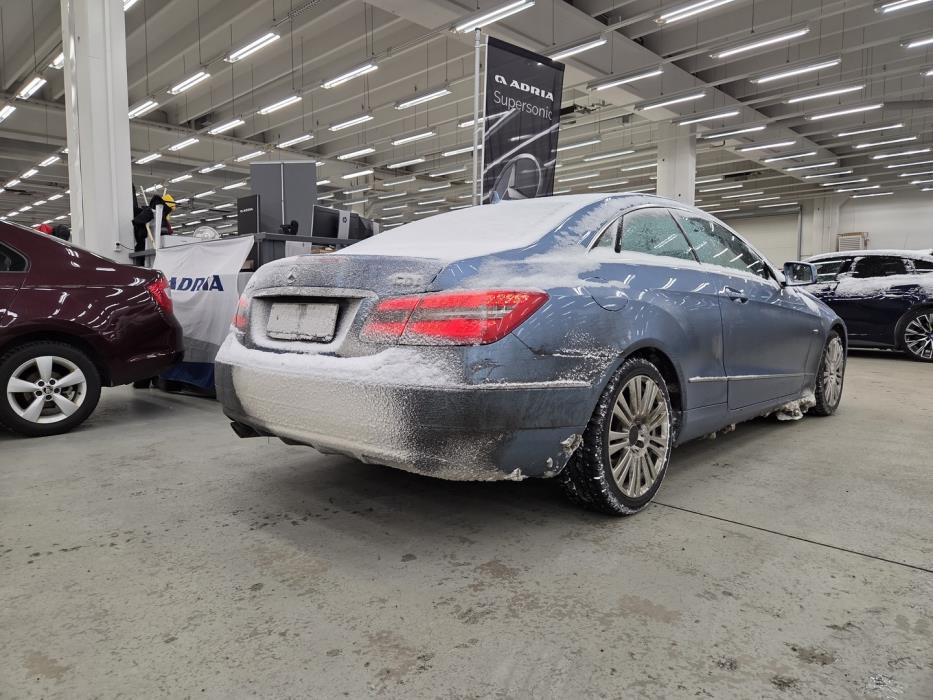 MERCEDES-BENZ E 2010