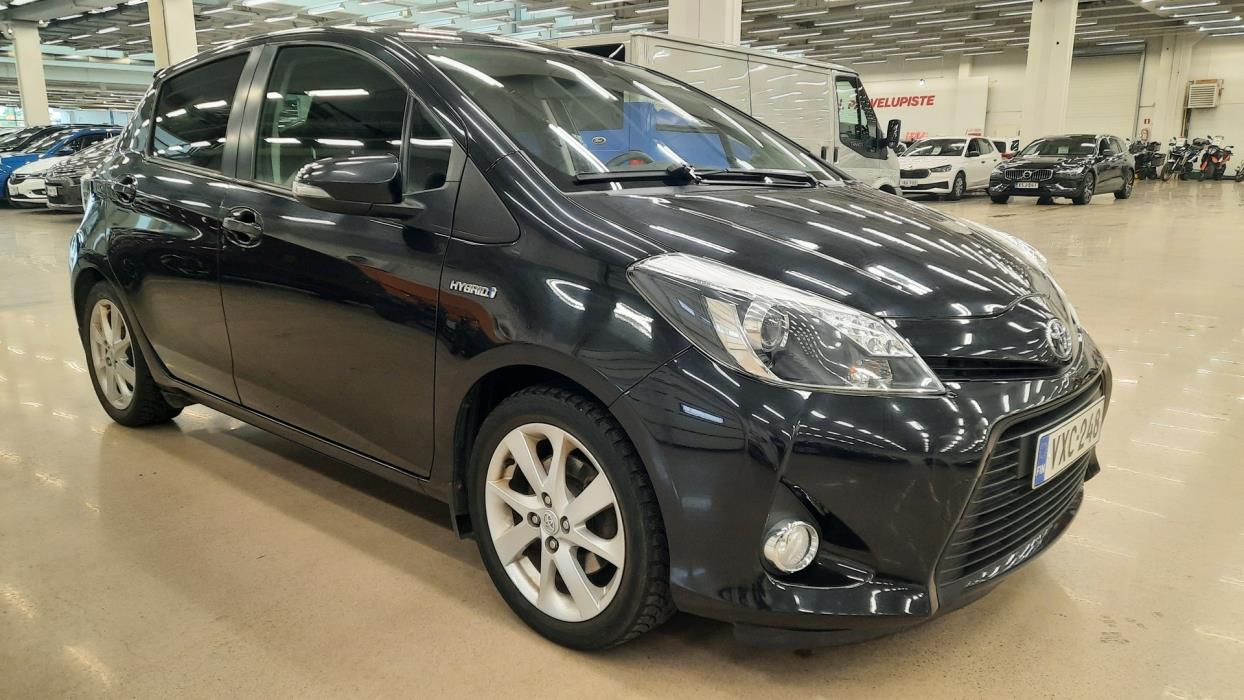 TOYOTA Yaris 2013