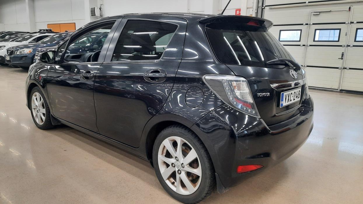TOYOTA Yaris 2013