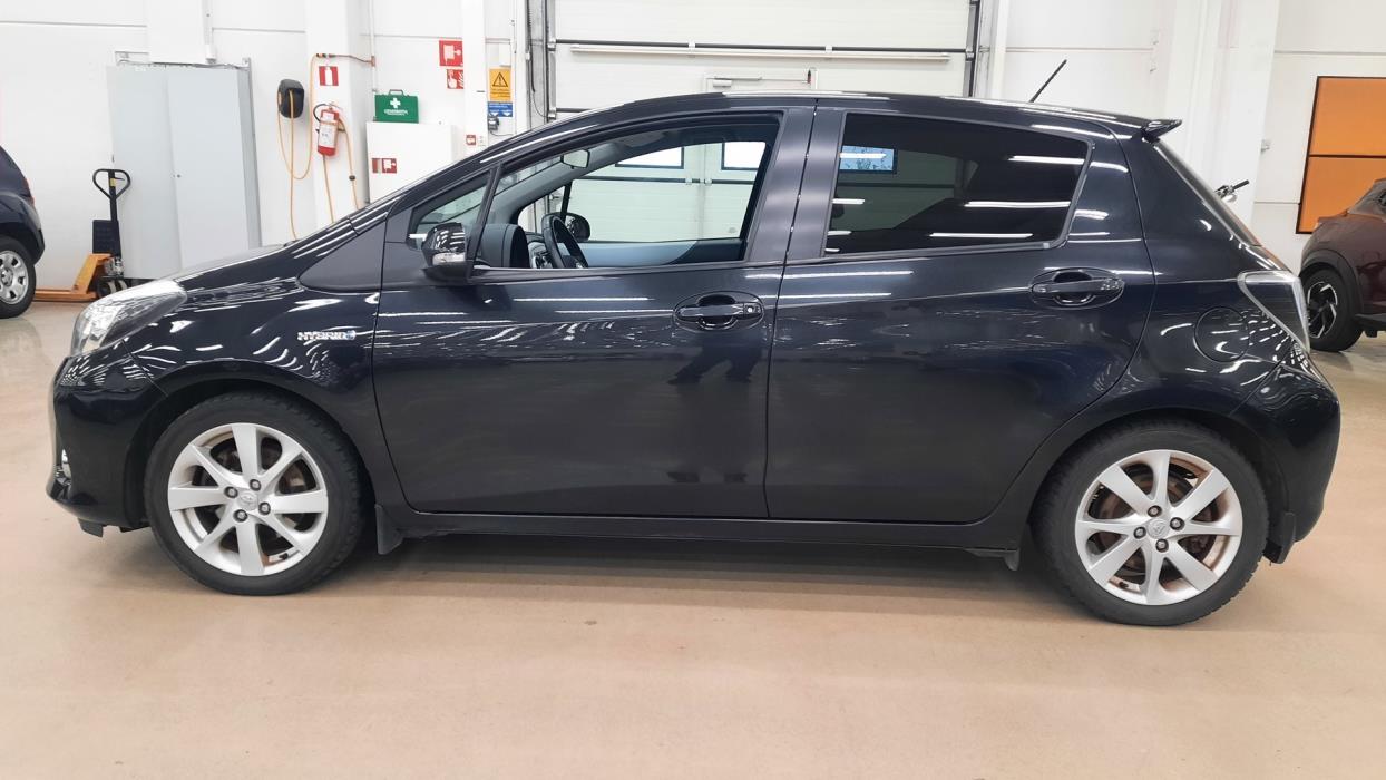 TOYOTA Yaris 2013