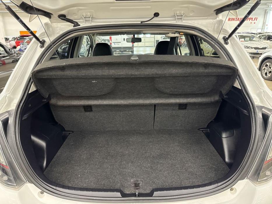 TOYOTA Yaris 2014