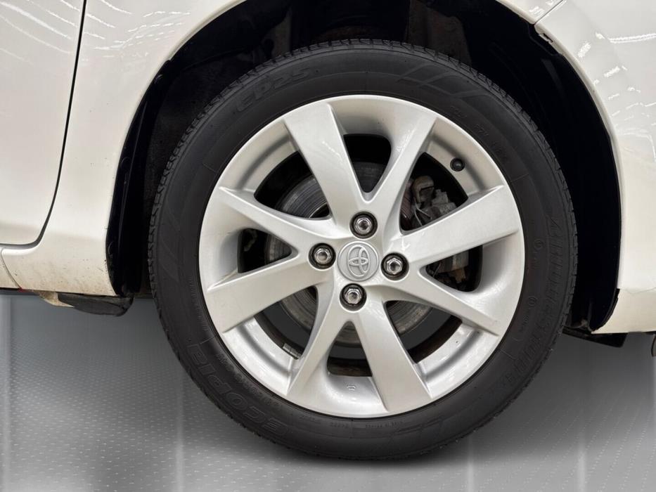 TOYOTA Yaris 2014
