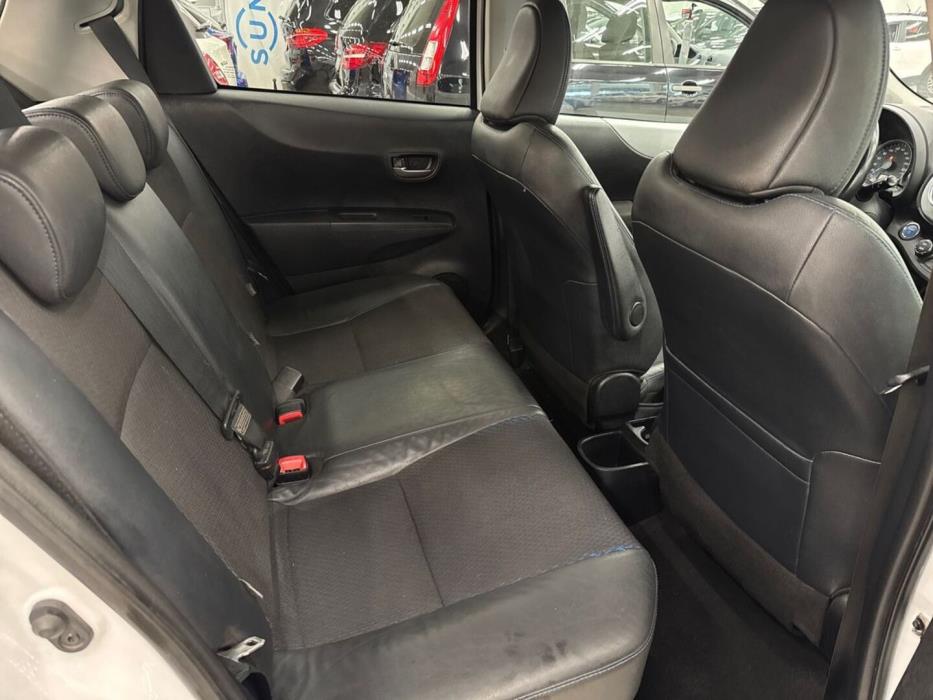 TOYOTA Yaris 2014