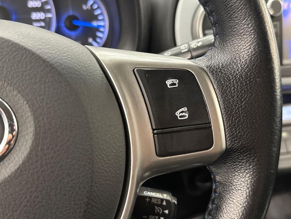 TOYOTA Yaris 2014