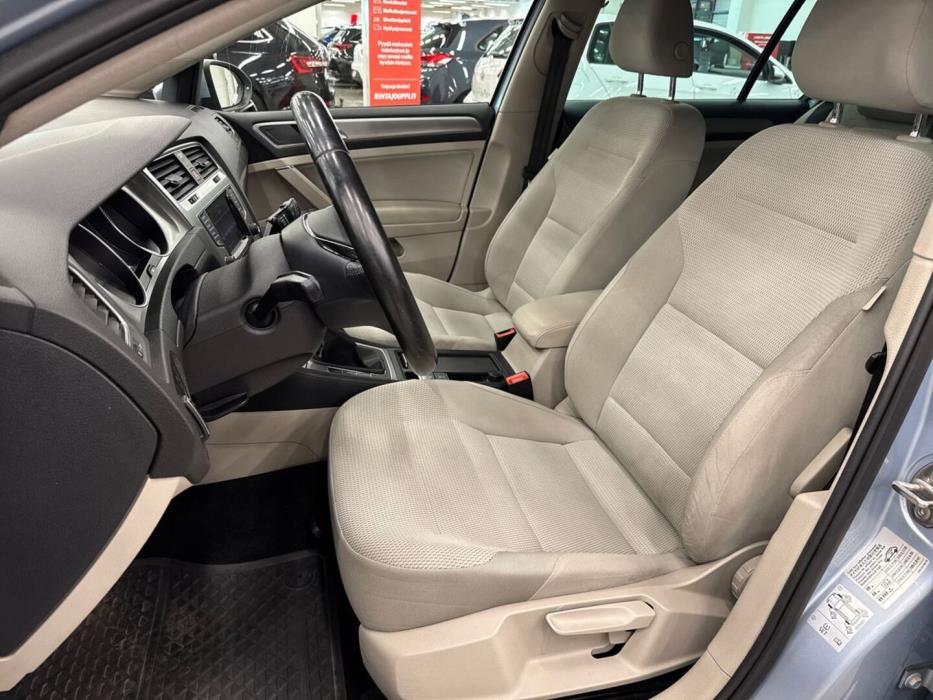 VOLKSWAGEN Golf 2014