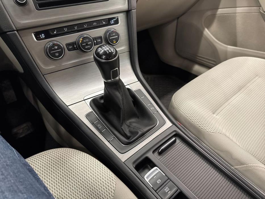 VOLKSWAGEN Golf 2014