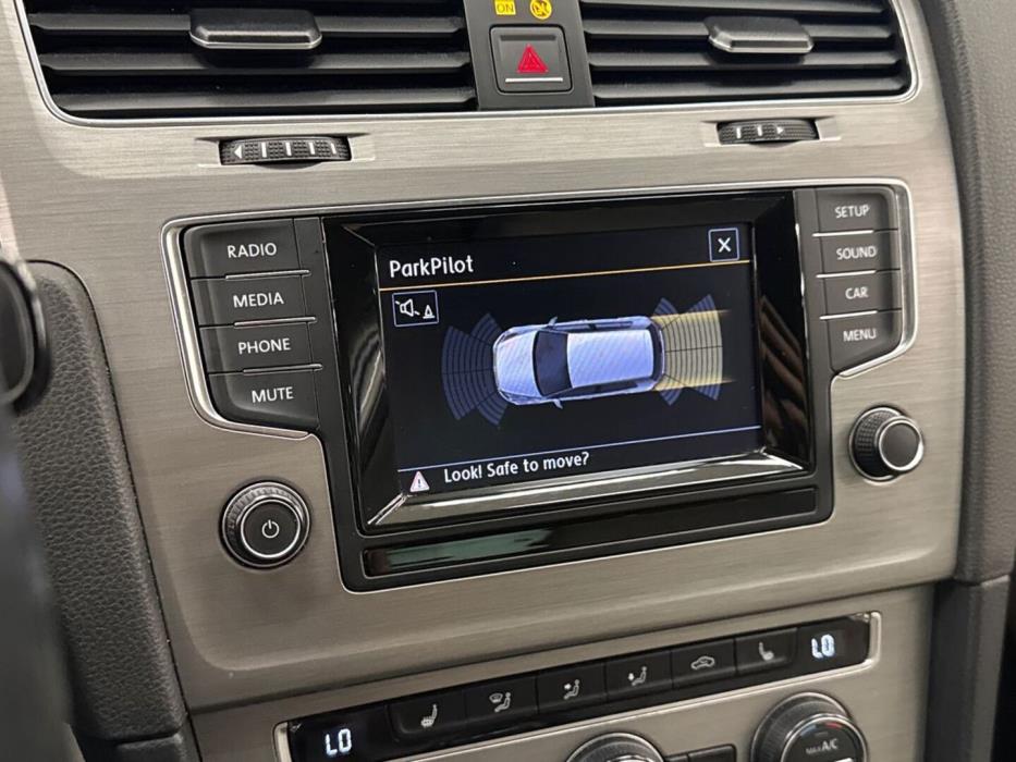 VOLKSWAGEN Golf 2014