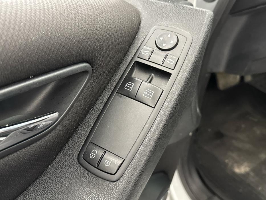 MERCEDES-BENZ A 2005