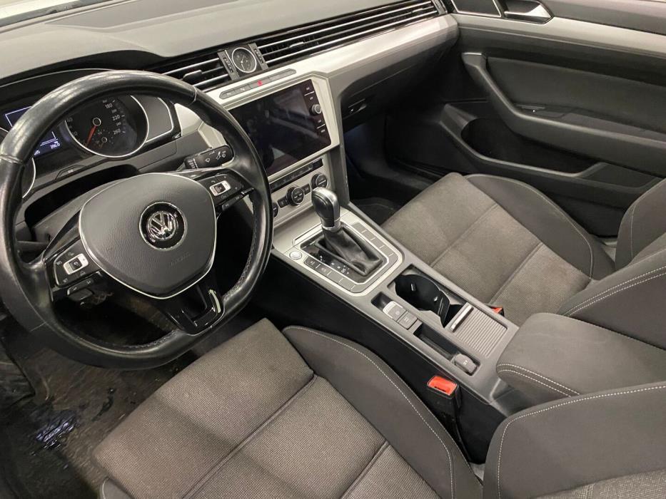 VOLKSWAGEN Passat 2017