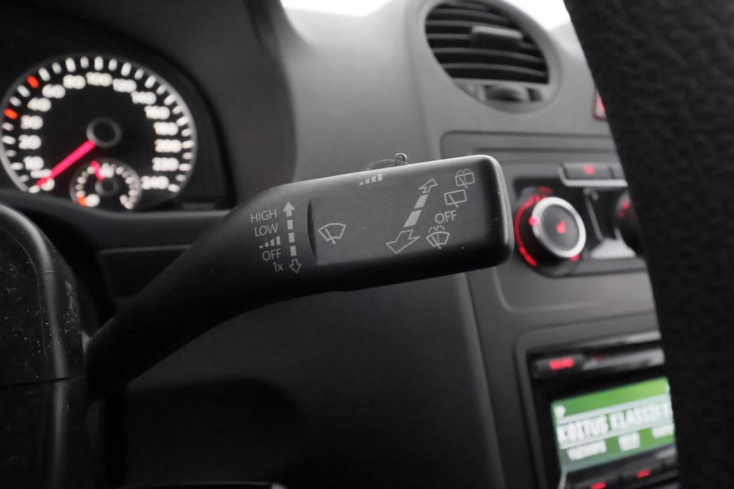 VOLKSWAGEN Caddy 2011