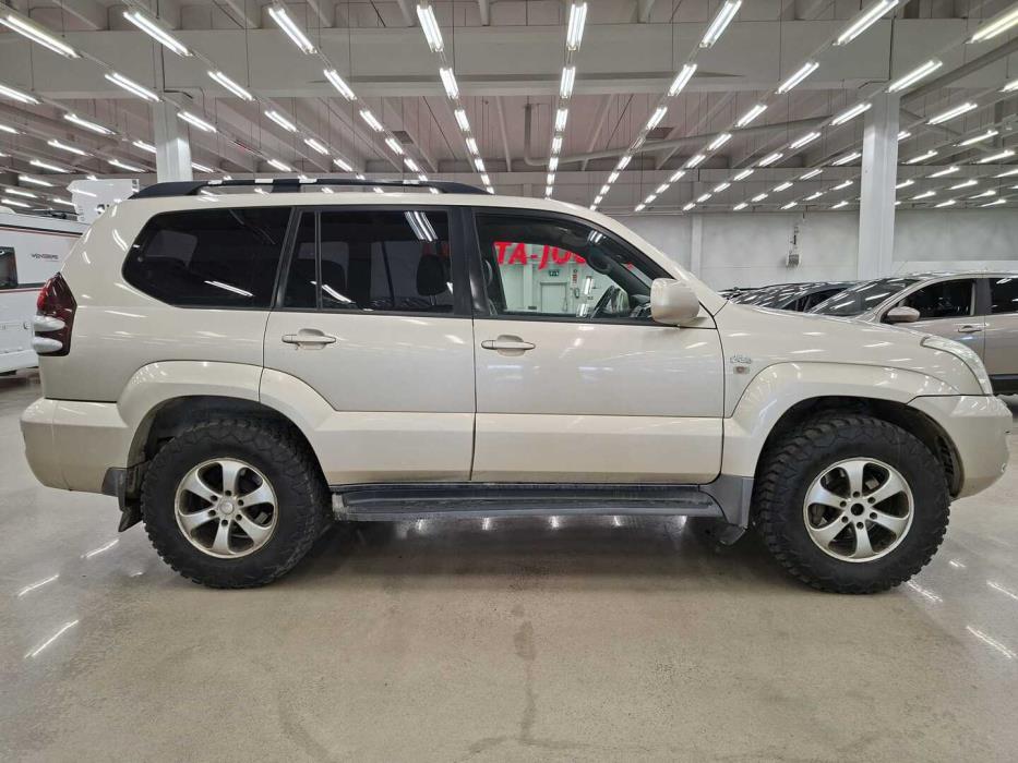 TOYOTA Land Cruiser 2006