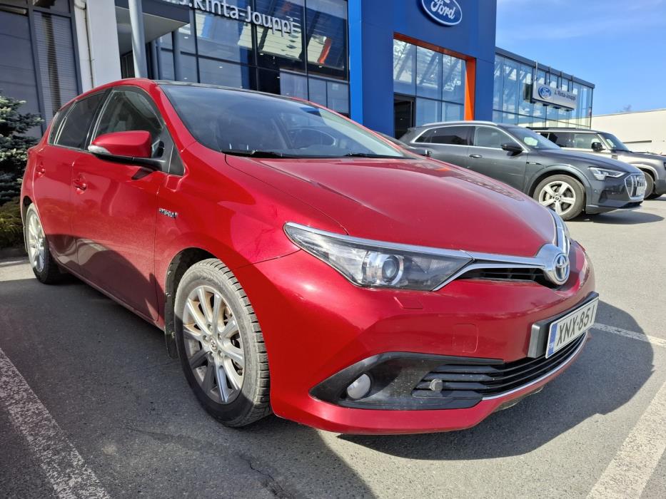 TOYOTA Auris 2016