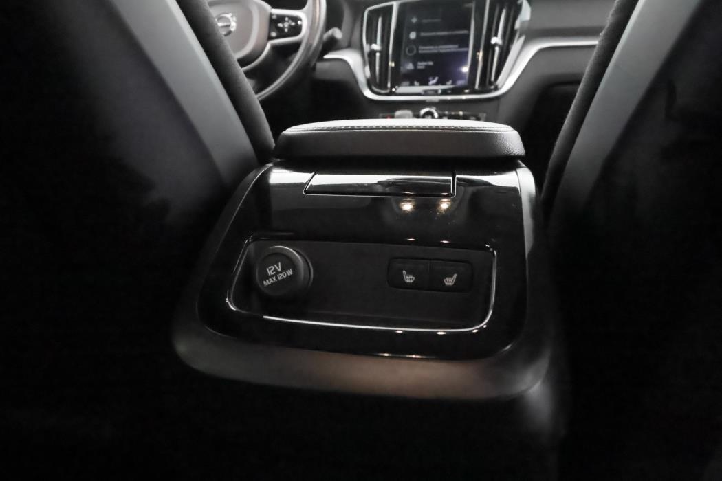 VOLVO V60 2020