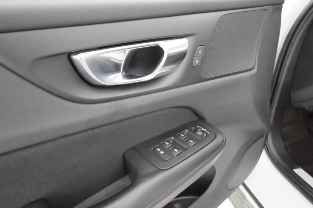 VOLVO V60 2020