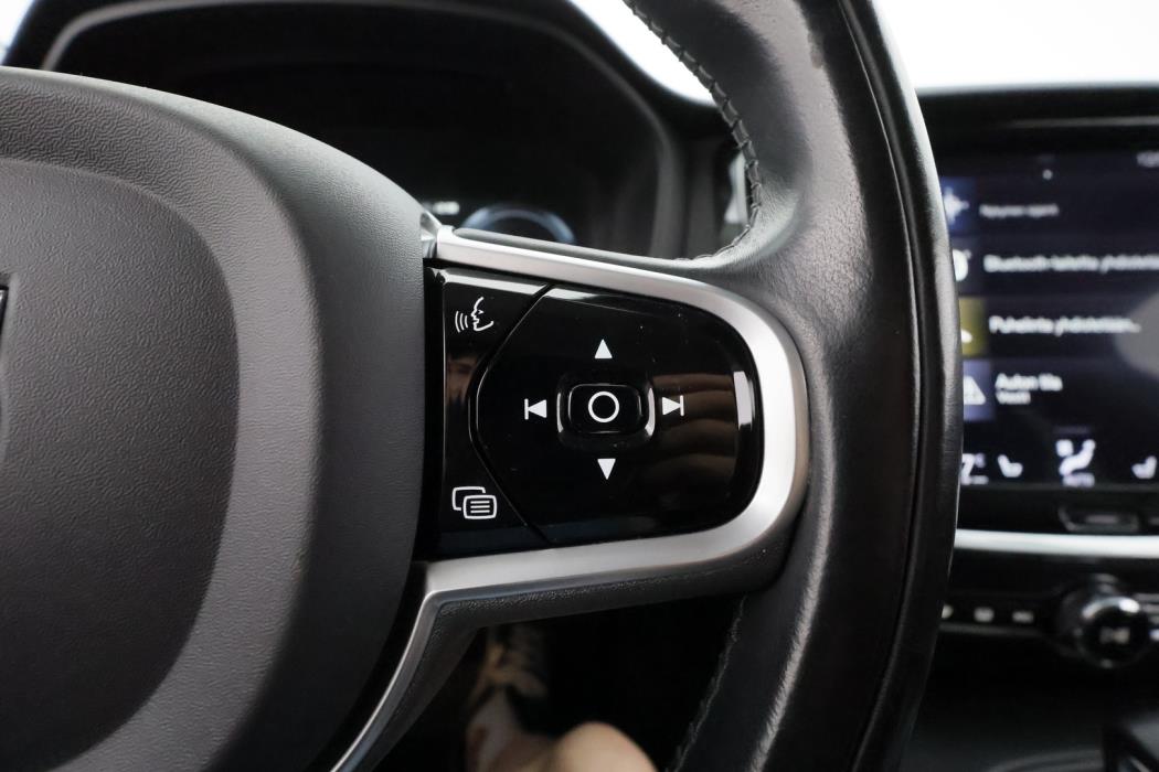 VOLVO V60 2020