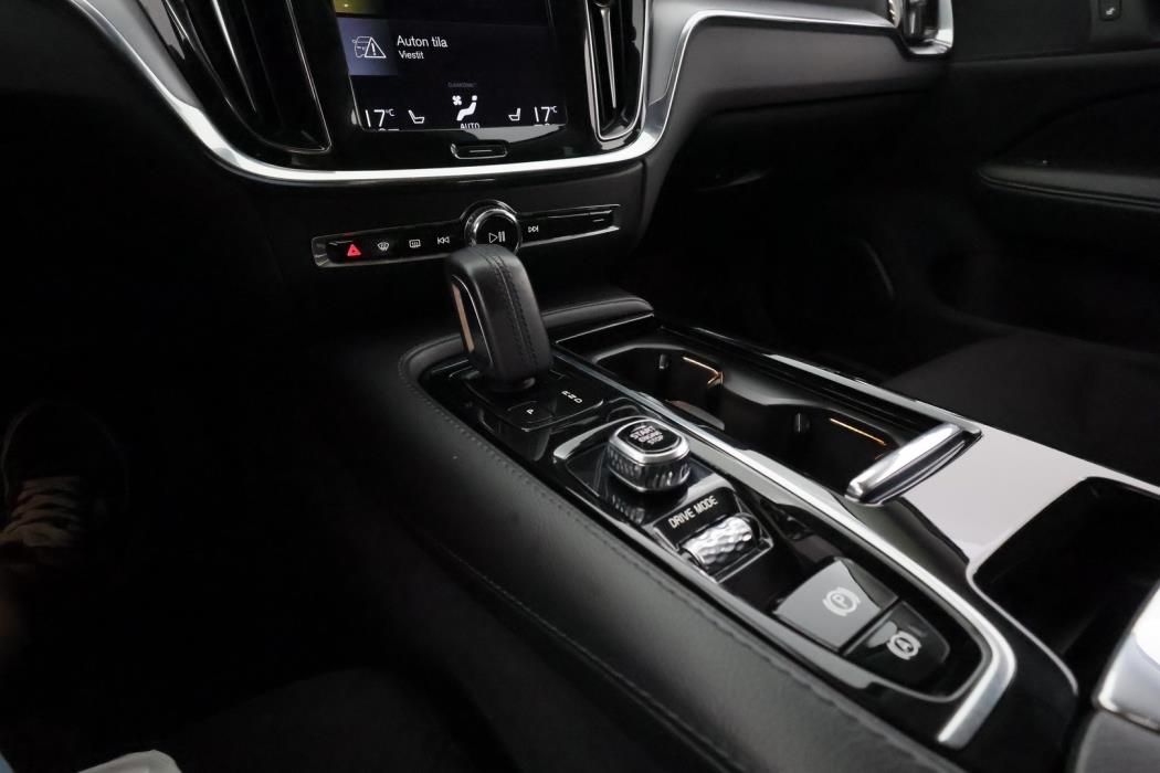 VOLVO V60 2020