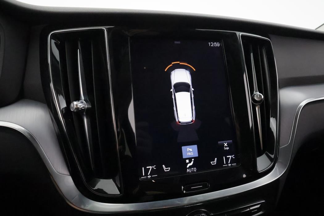 VOLVO V60 2020