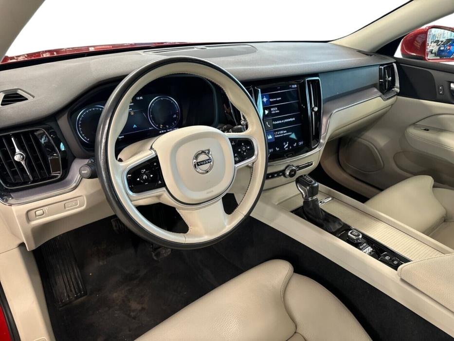 VOLVO V60 2020