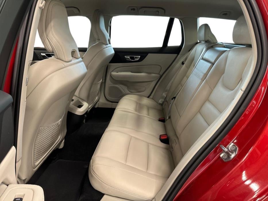VOLVO V60 2020