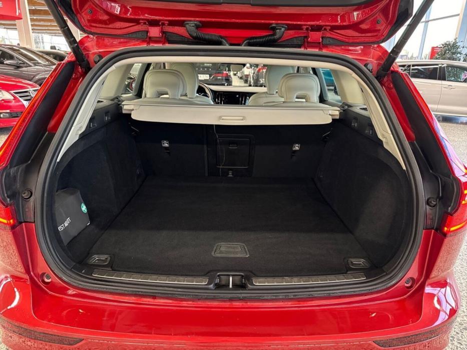 VOLVO V60 2020