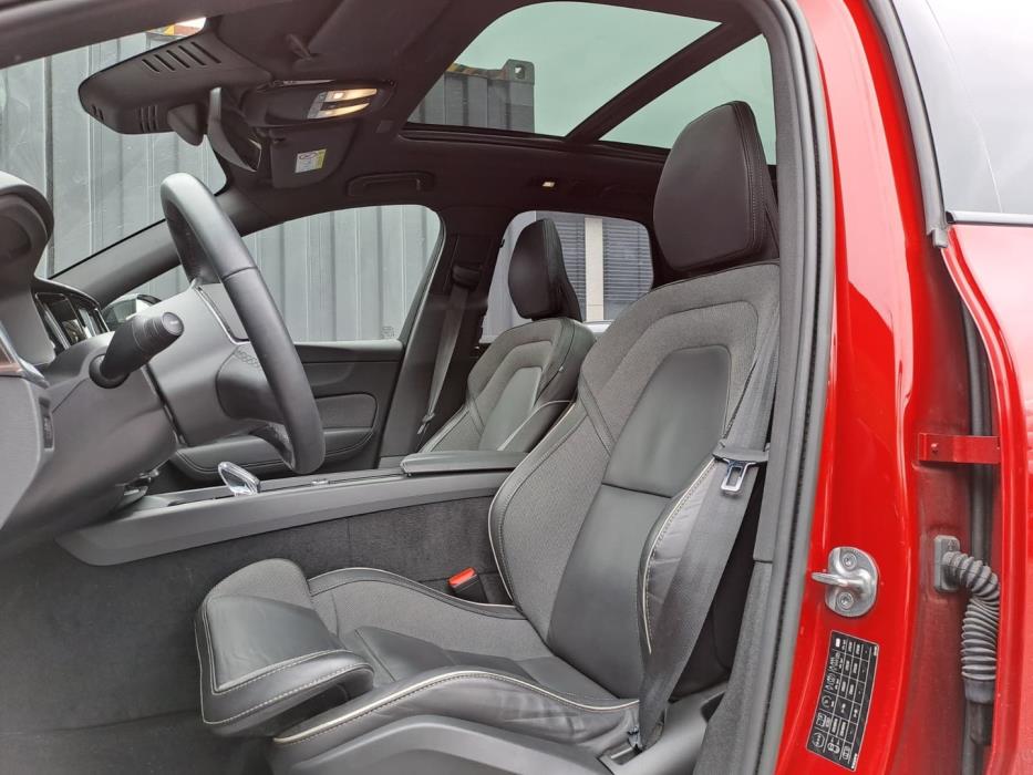 VOLVO XC60 2023