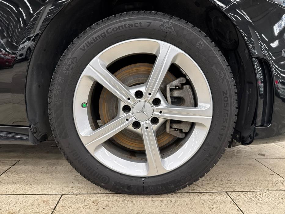 MERCEDES-BENZ A 2022