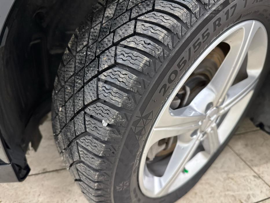 MERCEDES-BENZ A 2022