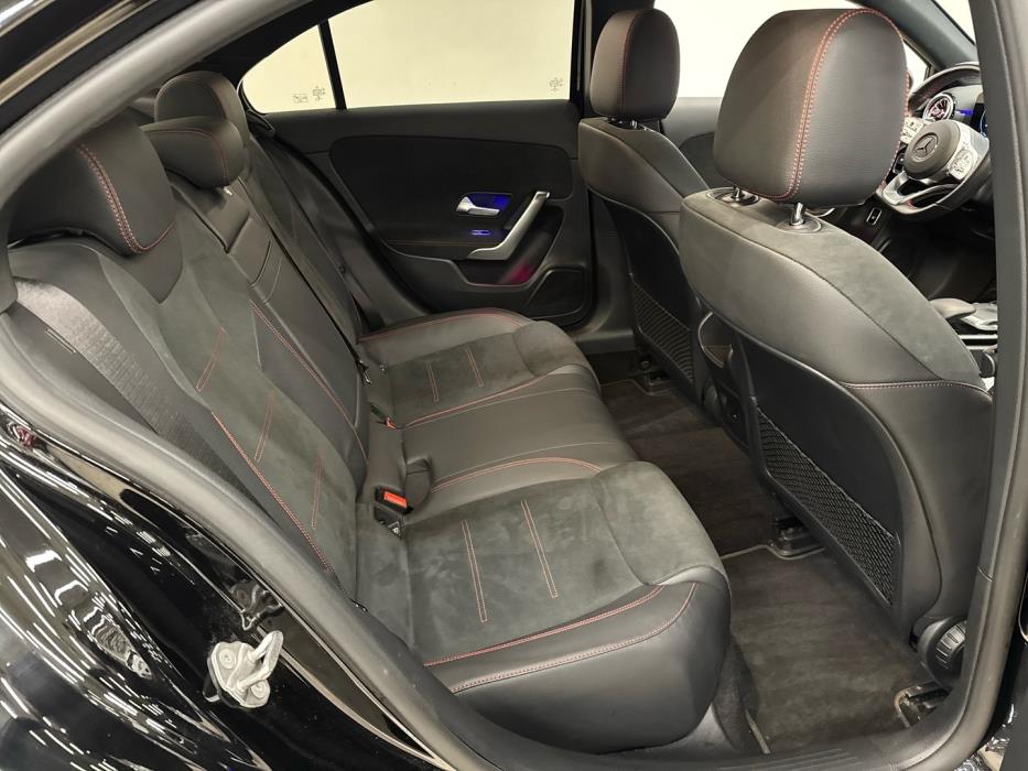 MERCEDES-BENZ A 2022