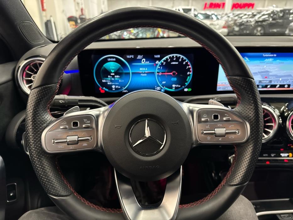 MERCEDES-BENZ A 2022