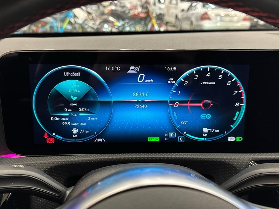 MERCEDES-BENZ A 2022