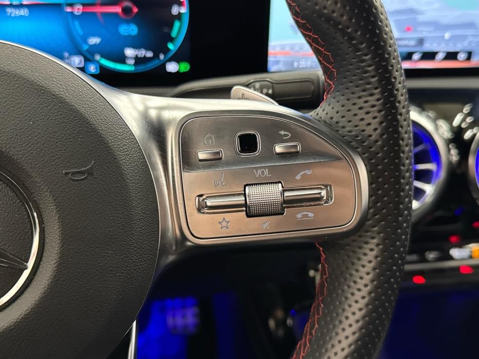 MERCEDES-BENZ A 2022