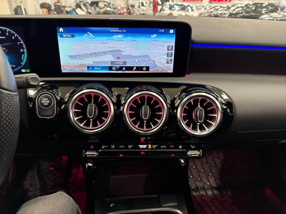 MERCEDES-BENZ A 2022