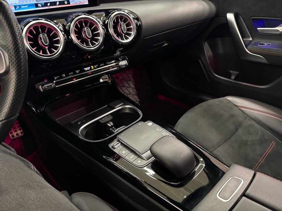 MERCEDES-BENZ A 2022