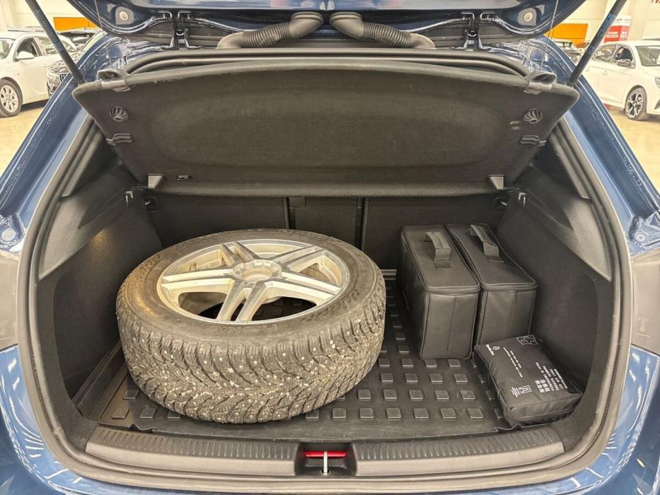 MERCEDES-BENZ A 2021